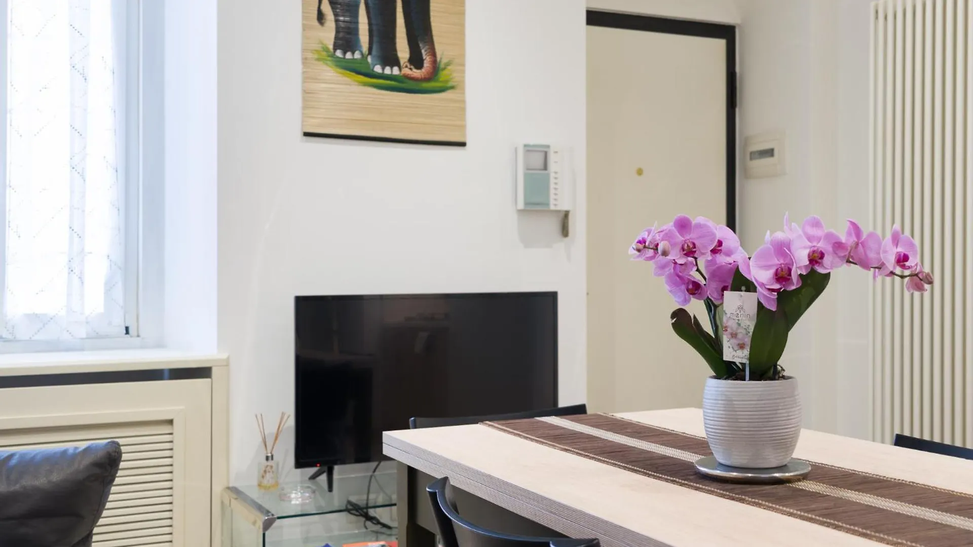 Splendido Appartamento Con 2 Camere Da Letto ميلان 0*,  إيطاليا
