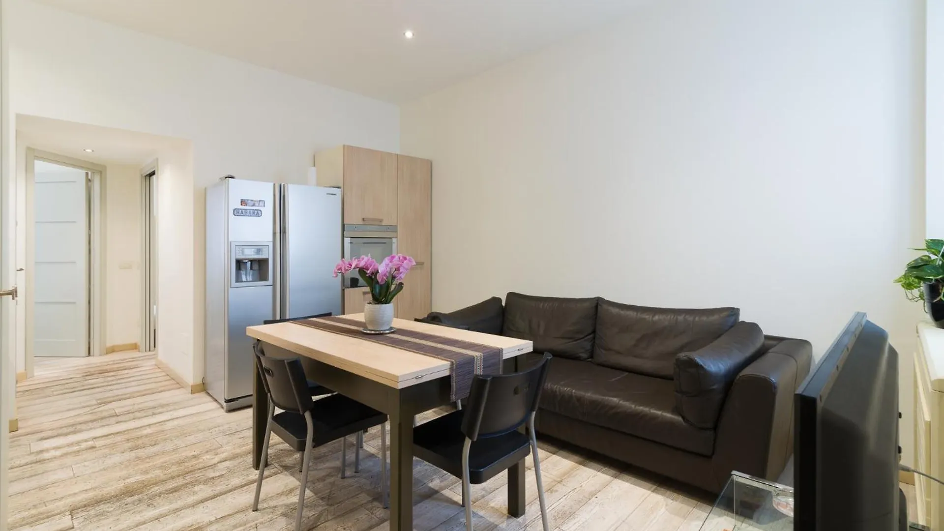 Splendido Appartamento Con 2 Camere Da Letto Milan Apartment